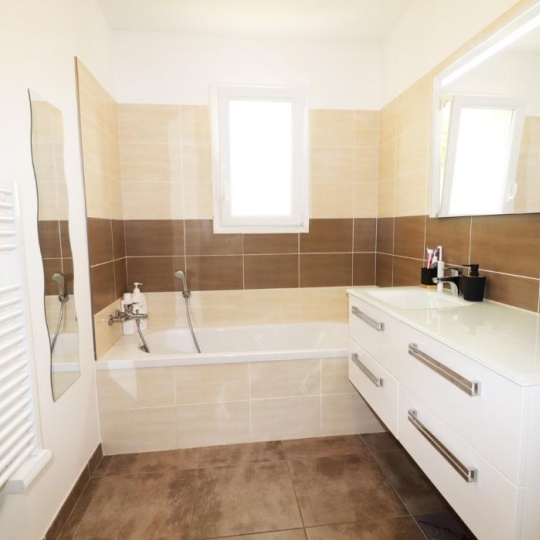  AZ FONCIER : House | NIMES (30000) | 70 m2 | 219 800 € 