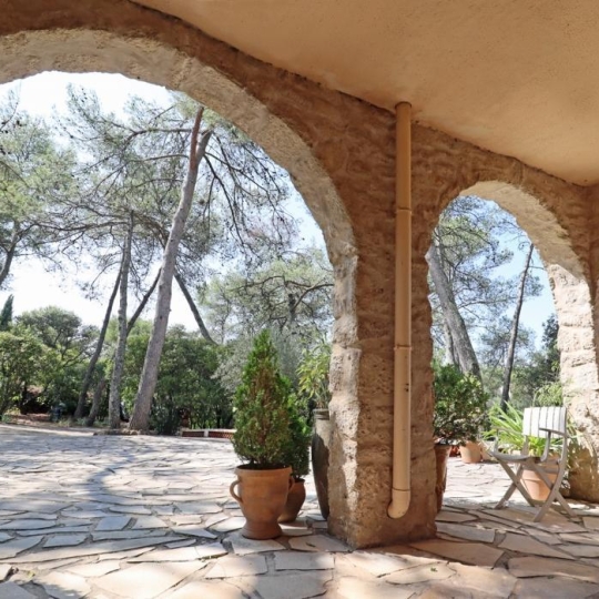  AZ FONCIER : Maison / Villa | NIMES (30900) | 237 m2 | 598 000 € 