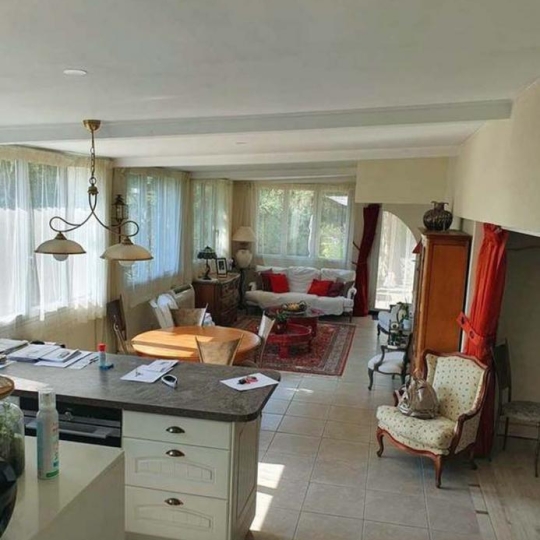  AZ FONCIER : Maison / Villa | NIMES (30000) | 200 m2 | 659 000 € 