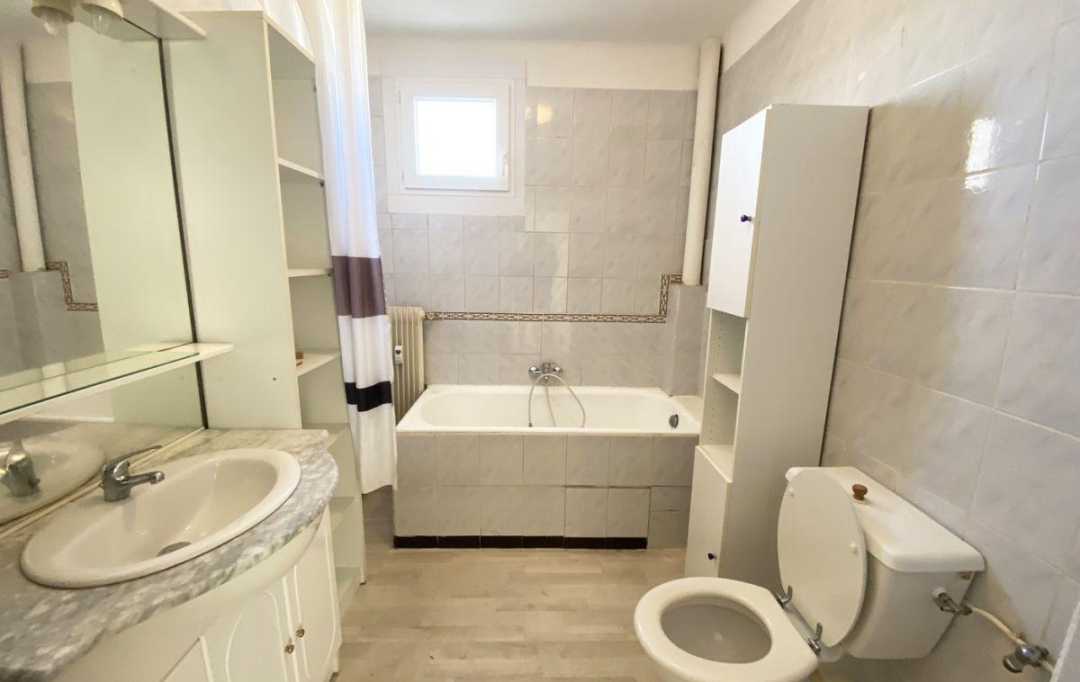AZ FONCIER : Appartement | NIMES (30000) | 46 m2 | 560 € 