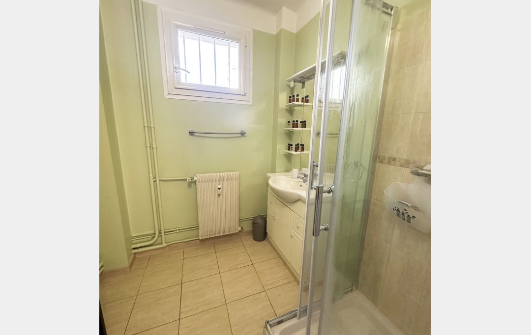 AZ FONCIER : Apartment | NIMES (30000) | 57 m2 | 750 € 