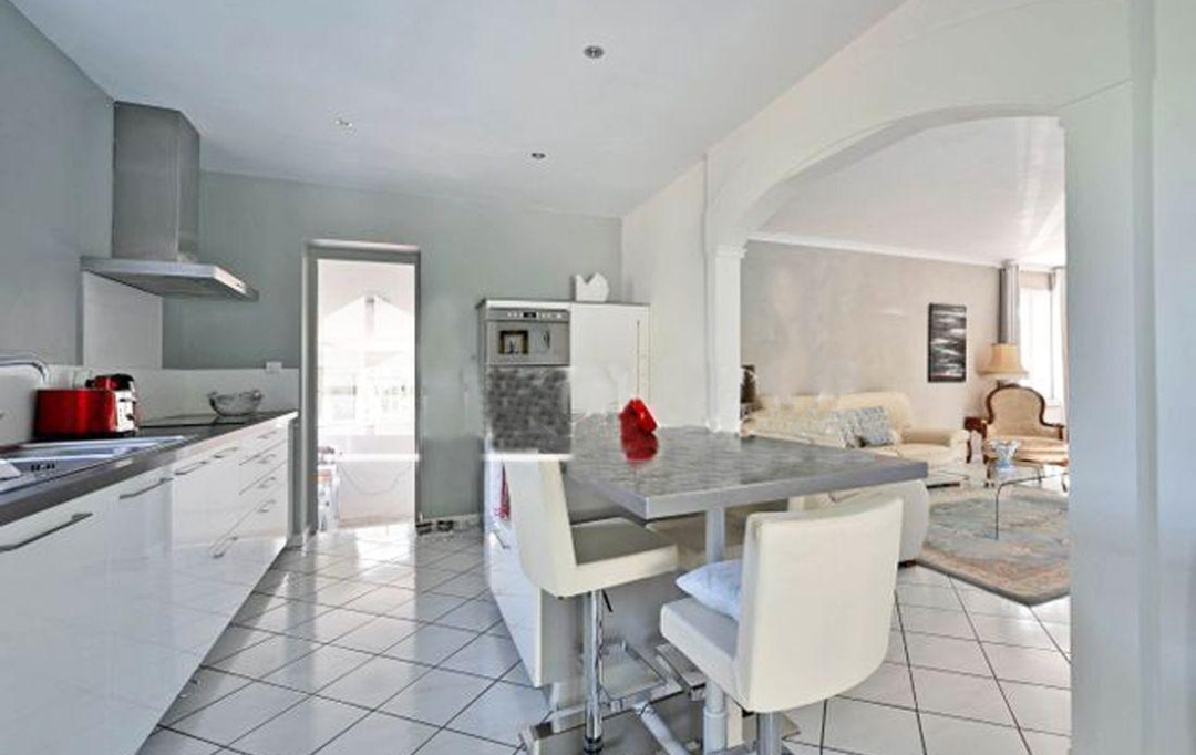 AZ FONCIER : Maison / Villa | NIMES (30000) | 142 m2 | 658 000 € 