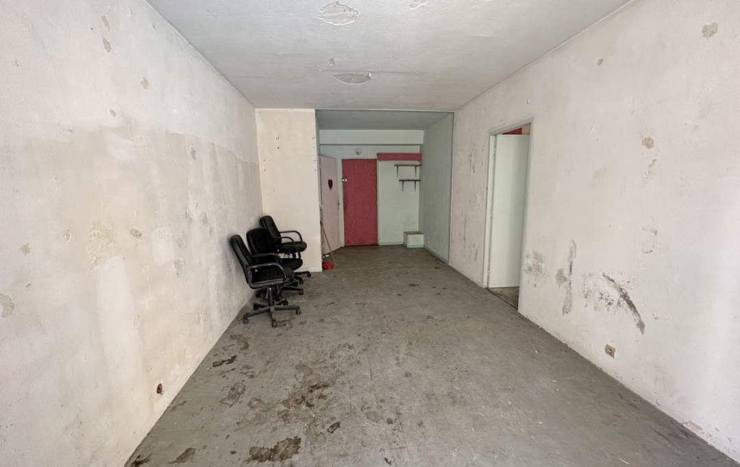 AZ FONCIER : Local / Bureau | NIMES (30000) | 39 m2 | 29 800 € 
