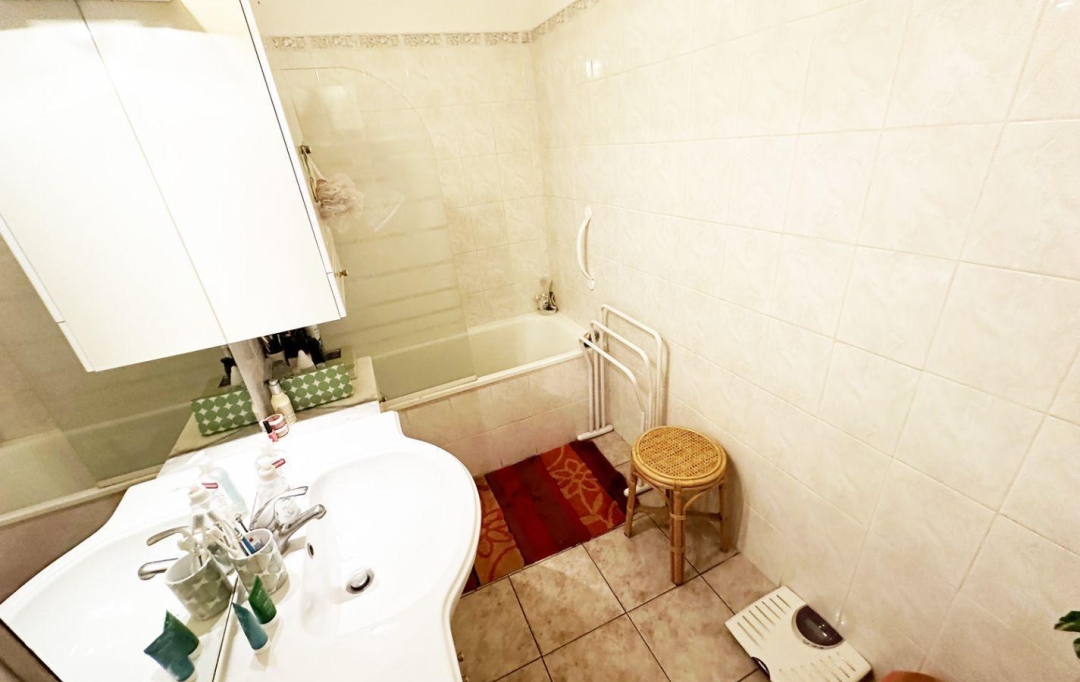 AZ FONCIER : Apartment | NIMES (30000) | 95 m2 | 104 990 € 