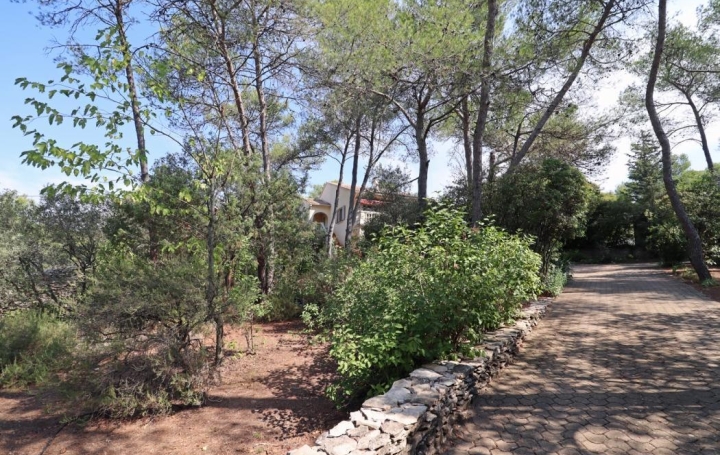 AZ FONCIER : House | NIMES (30900) | 237 m2 | 598 000 € 