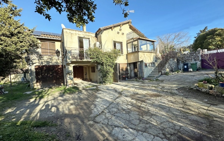 Maison   NIMES  142 m2 385 000 € 
