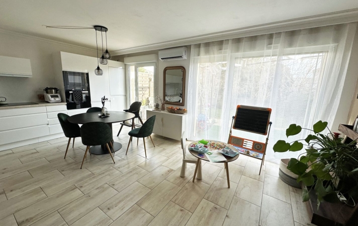 Maison   NIMES  86 m2 279 000 € 